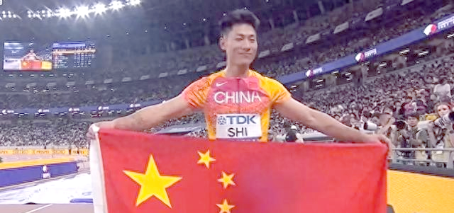 田径选手赛后落泪，背后故事感人