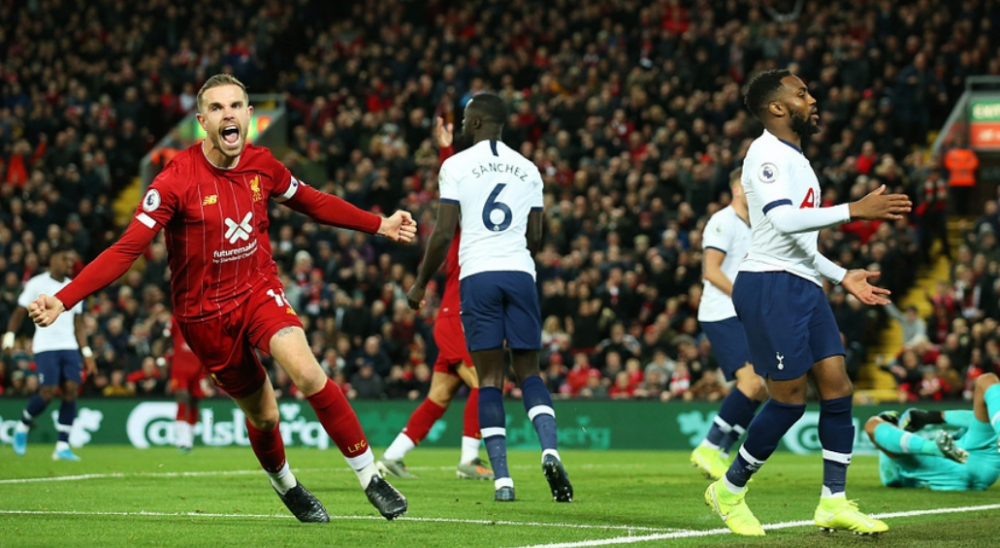 CS2惊险逆转取胜，粉丝狂欢不已