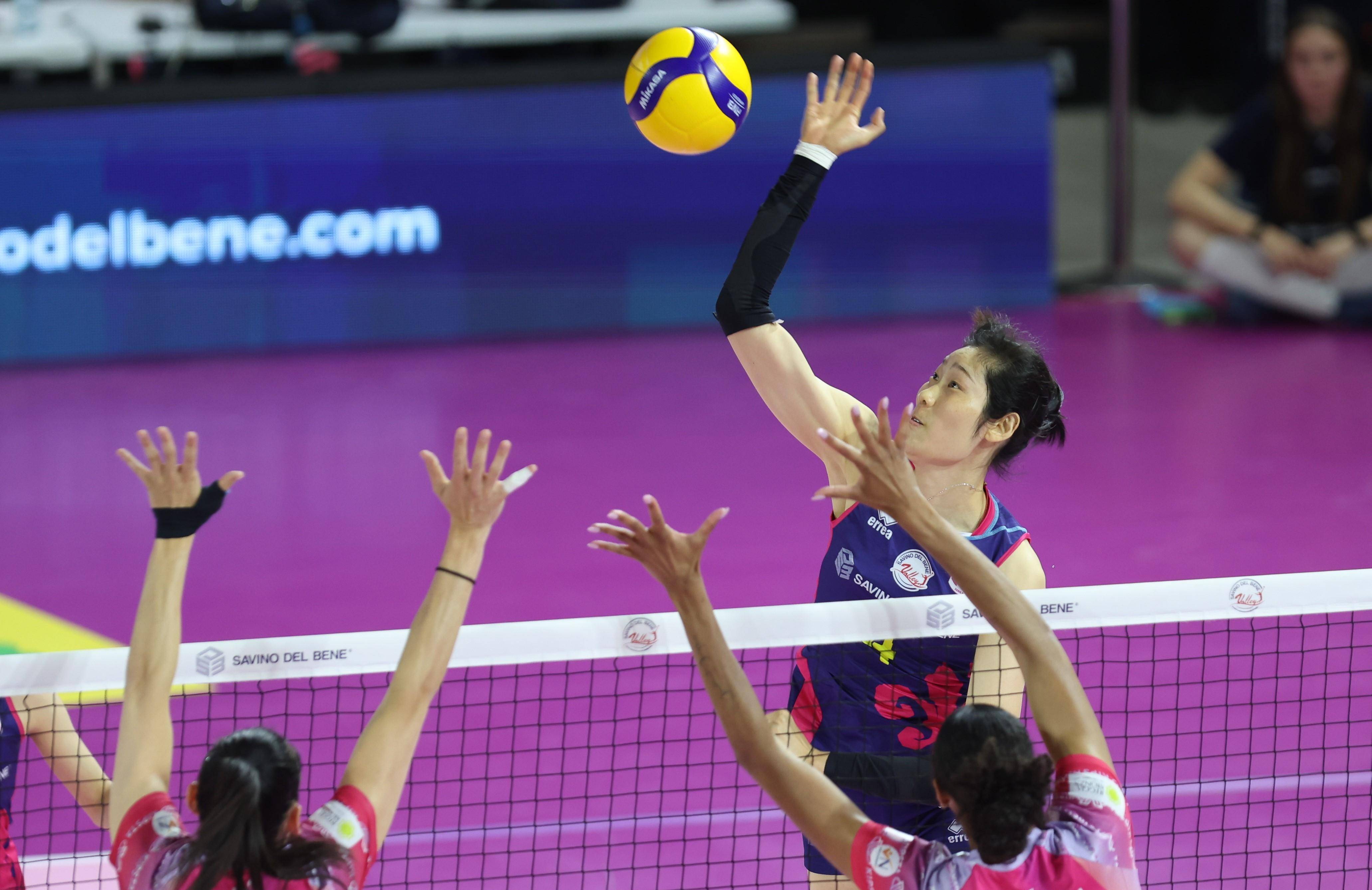 排球球员突破自我，表现堪称完美的简单介绍