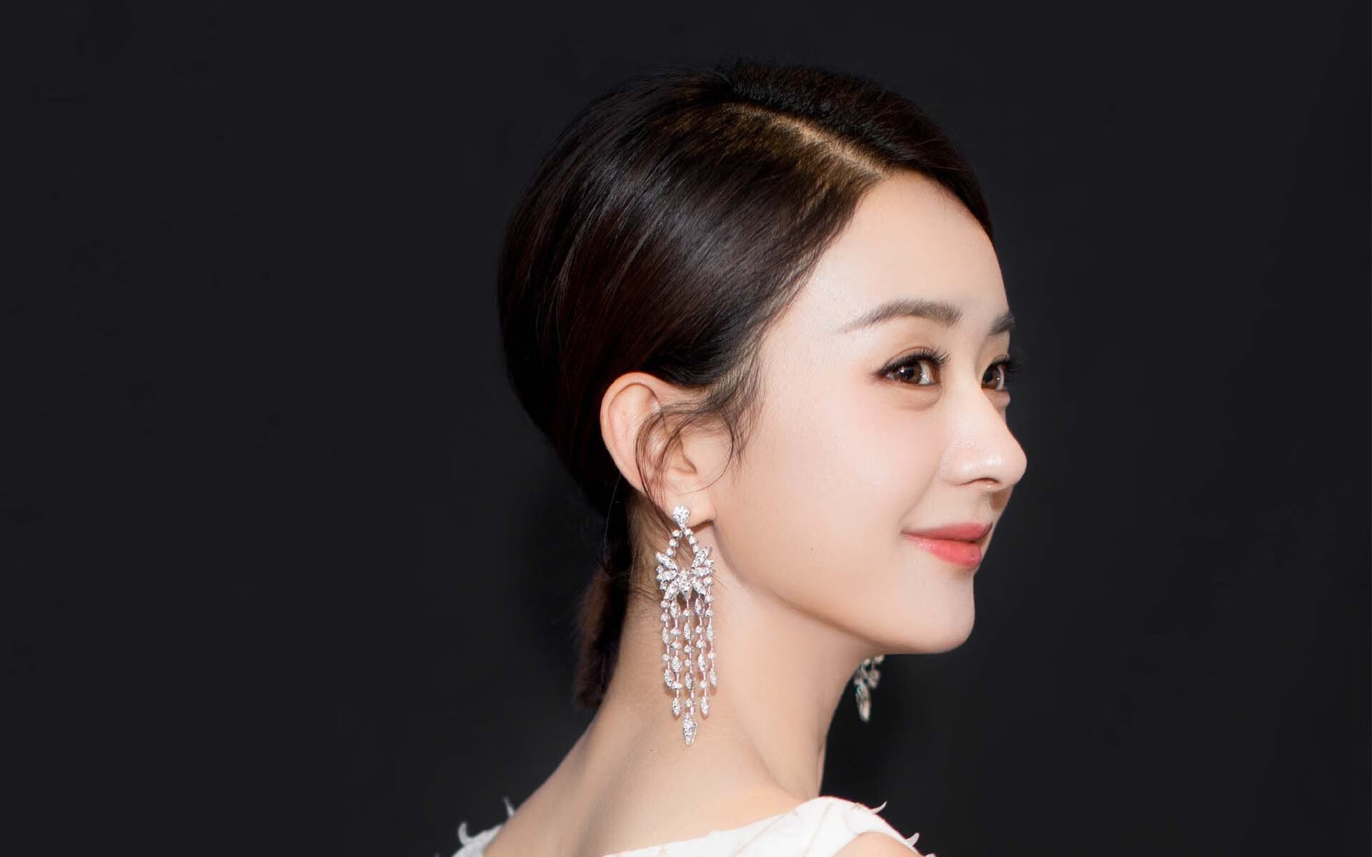 蓝色革命,欧冠的绿茵场如何轻取伊朗的禁忌之夜