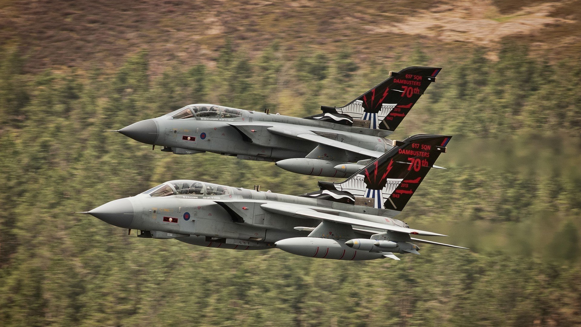 F1揭幕战之夜,赛道上的团队协奏与托尼的杀伤独奏