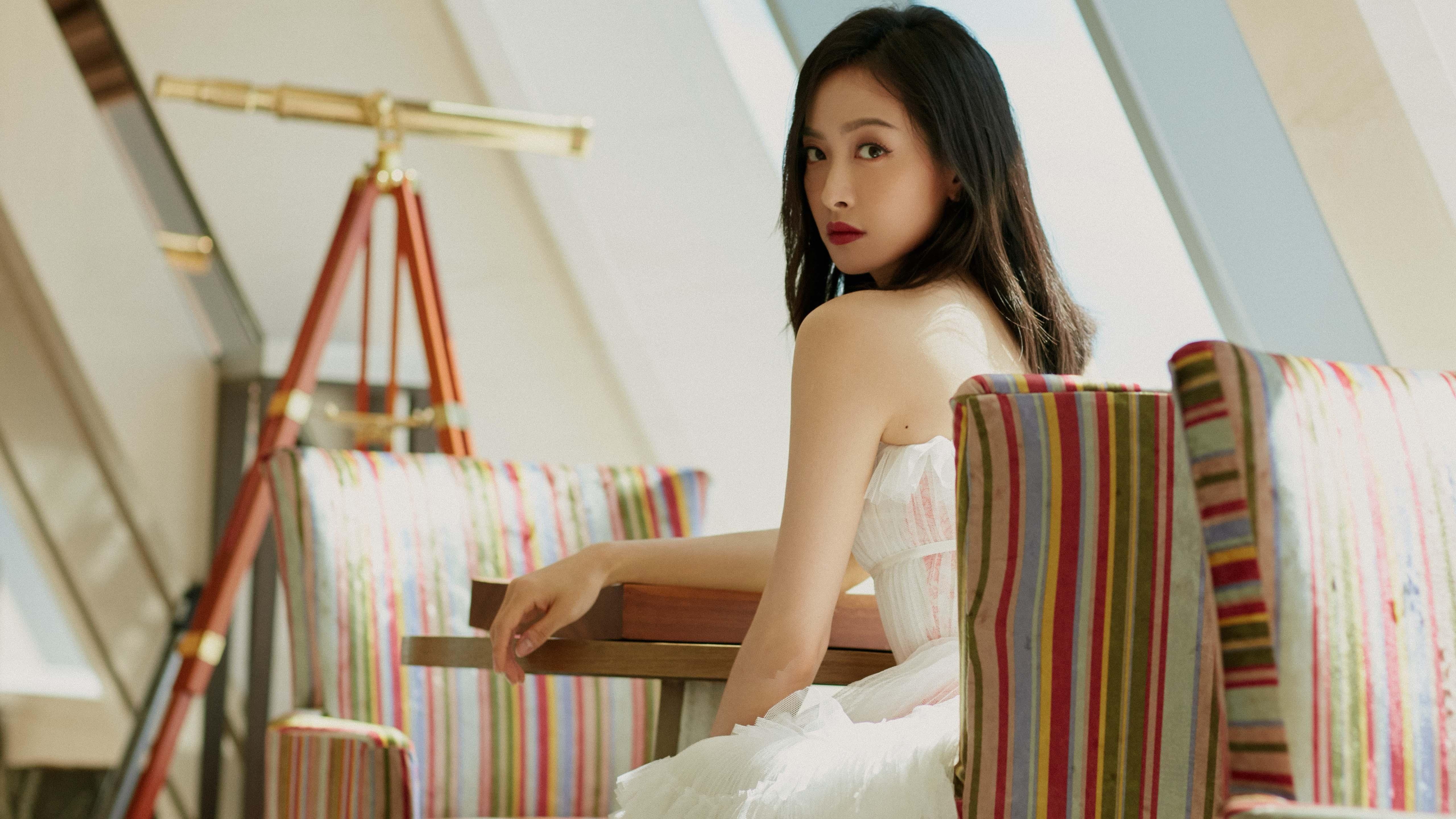 蛰刺之锐与缠丝之舞，西亚卡姆的关键一刺与黄蜂的节奏窒息术