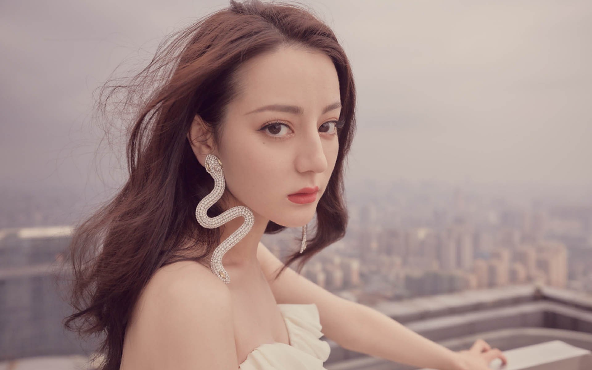 佩德里的完美补丁,在力学与纪律的围猎中,他为技术足球插上唯一翅膀